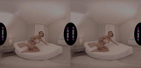  PORNBCN Smartphone Realidad virtual, la milf Gina Snake se masturba para ti . VR
